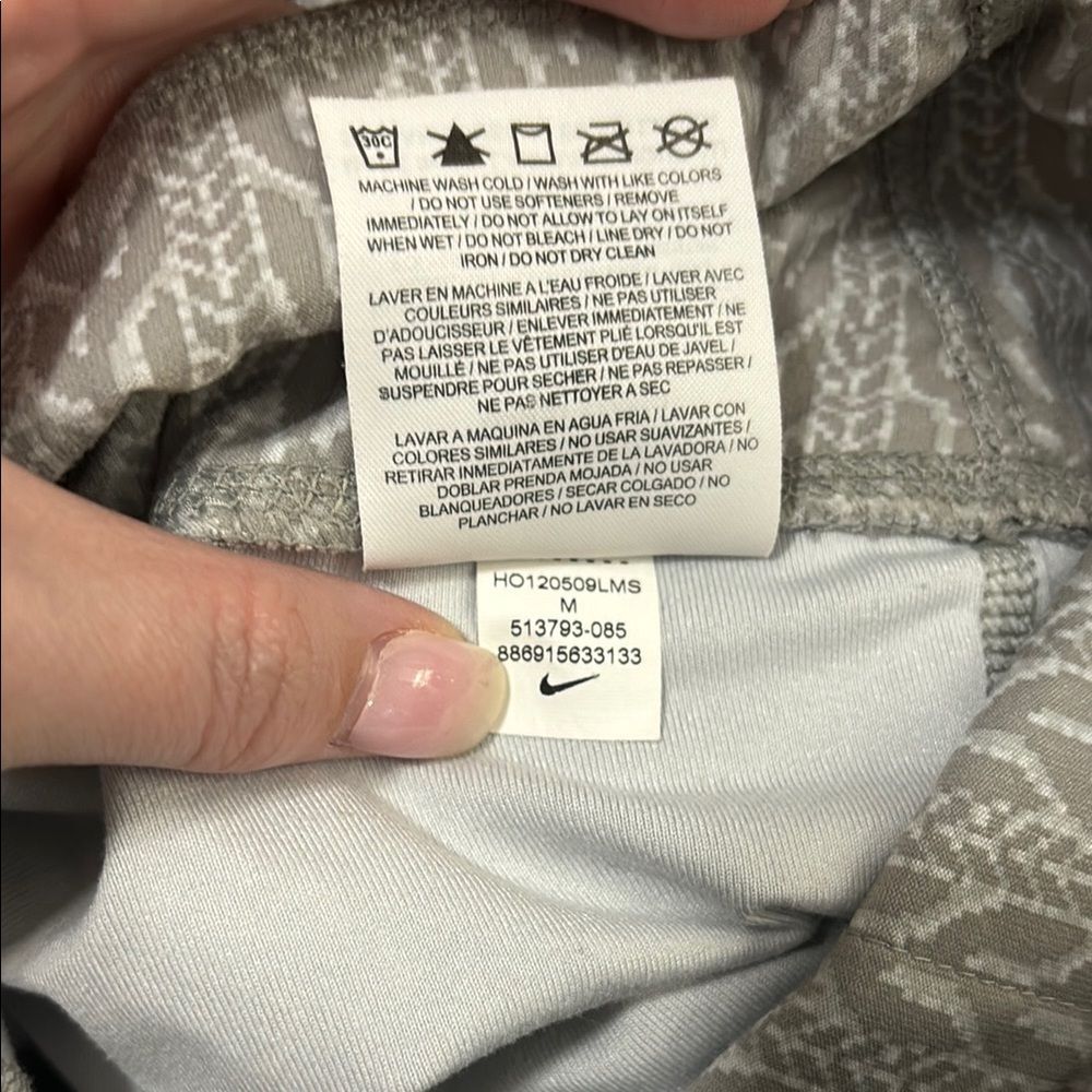 Nike Patterned Active Leggings - Picture 8 of 8